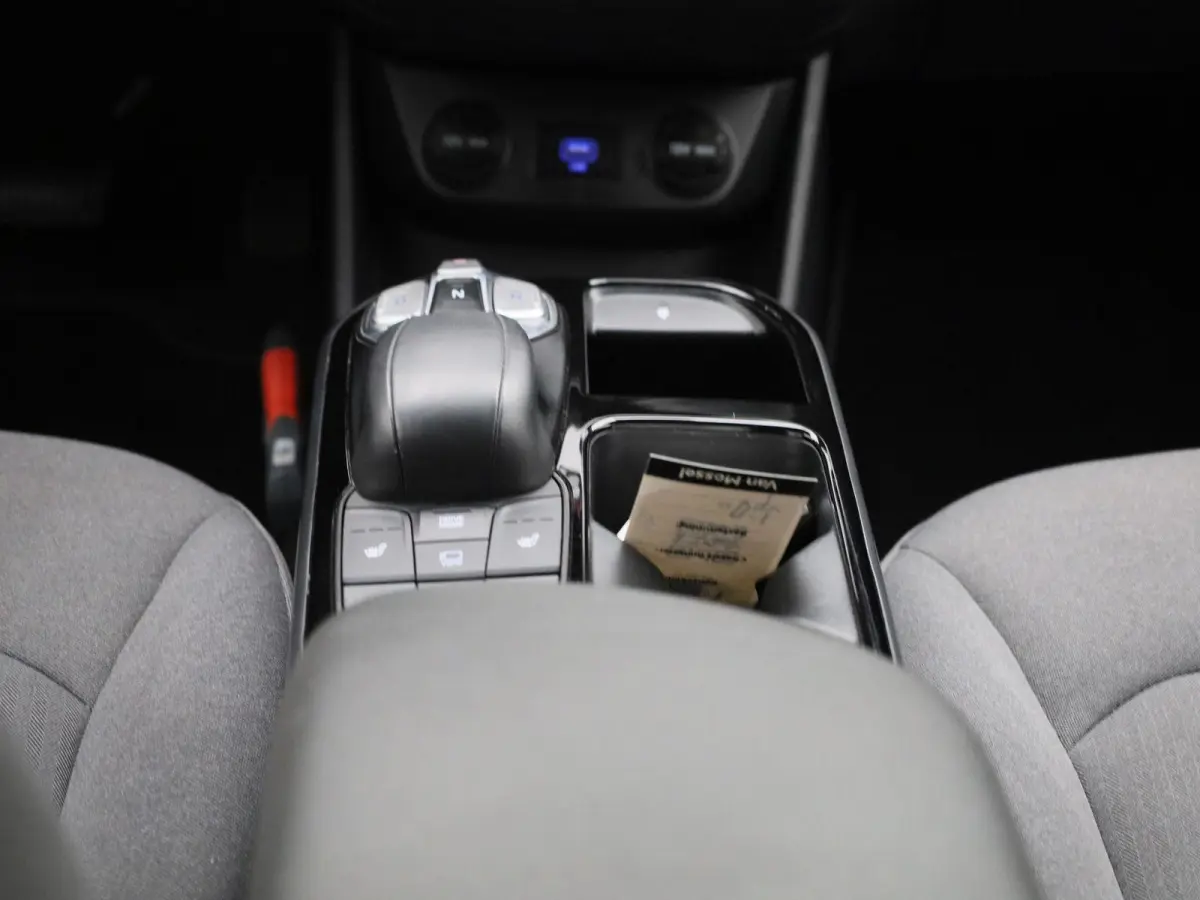 Comfort EV 38 kWh | 100% SOH | ACHTERUITRIJCAMERA | STOELVERWARMING | APPLE CARPLAY - ANDROID AUTO | INFINITY AUDIO | KEYLESS START |