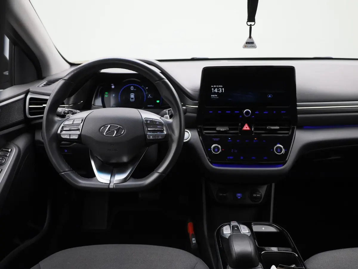 Comfort EV 38 kWh | 100% SOH | ACHTERUITRIJCAMERA | STOELVERWARMING | APPLE CARPLAY - ANDROID AUTO | INFINITY AUDIO | KEYLESS START |