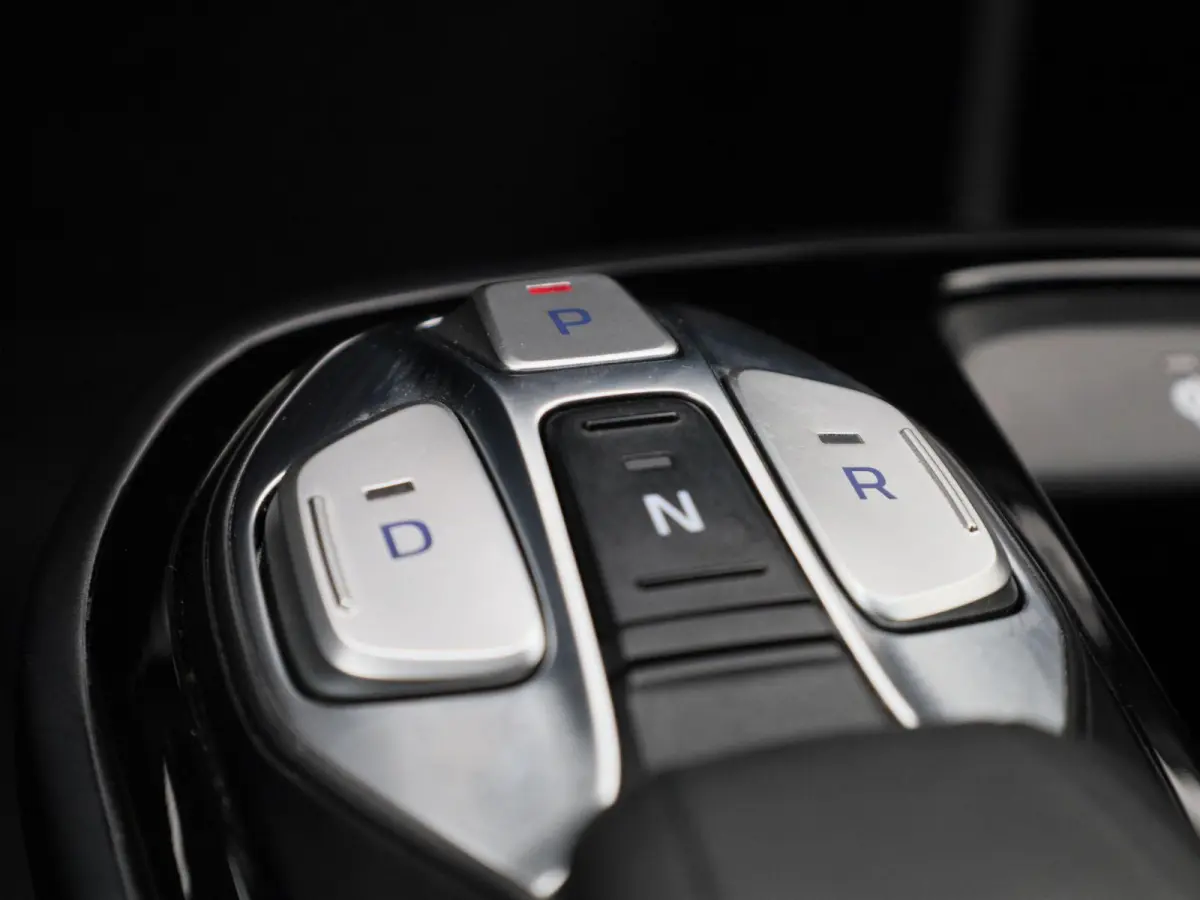 Comfort EV 38 kWh | 100% SOH | ACHTERUITRIJCAMERA | STOELVERWARMING | APPLE CARPLAY - ANDROID AUTO | INFINITY AUDIO | KEYLESS START |