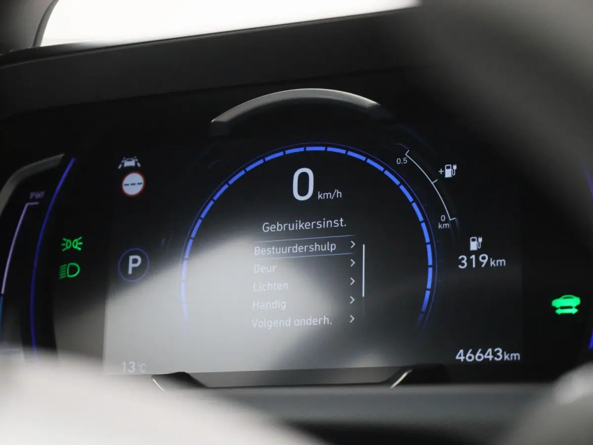 Comfort EV 38 kWh | 100% SOH | ACHTERUITRIJCAMERA | STOELVERWARMING | APPLE CARPLAY - ANDROID AUTO | INFINITY AUDIO | KEYLESS START |