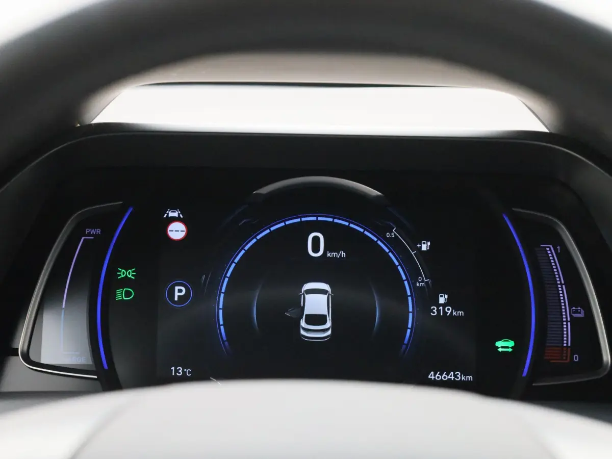 Comfort EV 38 kWh | 100% SOH | ACHTERUITRIJCAMERA | STOELVERWARMING | APPLE CARPLAY - ANDROID AUTO | INFINITY AUDIO | KEYLESS START |