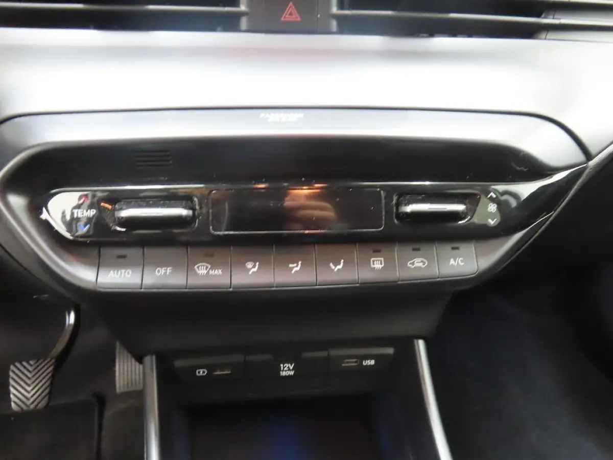 1.0 T-GDI PREMIUM I APPLE CARPLAY I CLIMATE CONTROL I CRUISE CONTROL I NAVIGATIESYSTEEM
