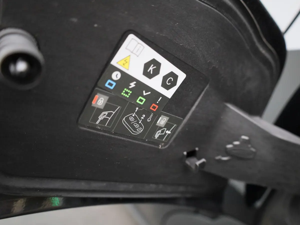 Edition 50-kWh 11kw bl. | 97,31% SOH | 3-FASE | ACHTERUITRIJCAMERA | WARMTEPOMP | CLIMATE CONTROL | CRUISE CONTROL | VIRTUAL COCKPIT | LANE ASSIST | KEYLESS |