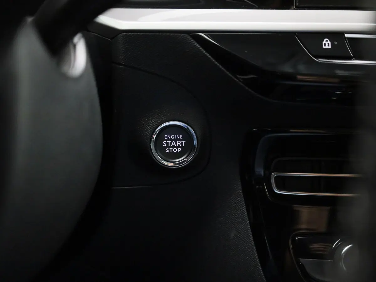 Edition 50-kWh 11kw bl. | 97,31% SOH | 3-FASE | ACHTERUITRIJCAMERA | WARMTEPOMP | CLIMATE CONTROL | CRUISE CONTROL | VIRTUAL COCKPIT | LANE ASSIST | KEYLESS |