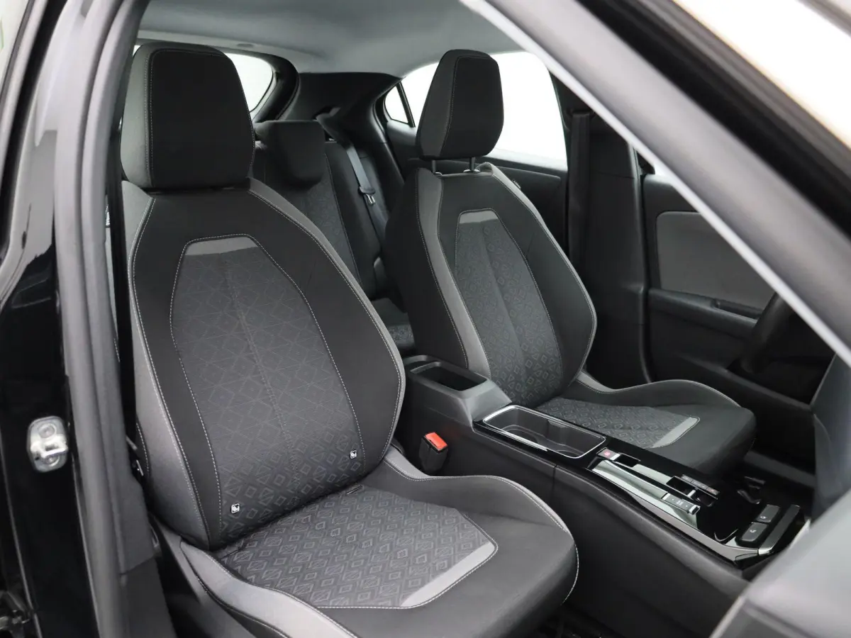 Edition 50-kWh 11kw bl. | 97,31% SOH | 3-FASE | ACHTERUITRIJCAMERA | WARMTEPOMP | CLIMATE CONTROL | CRUISE CONTROL | VIRTUAL COCKPIT | LANE ASSIST | KEYLESS |