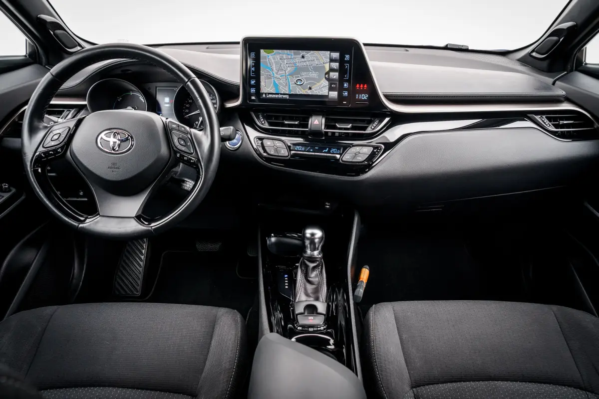 1.8 Hybrid Executive Bi-Tone | LED | JBL | Camera | Stoelverwarming | Adaptive Cruise
