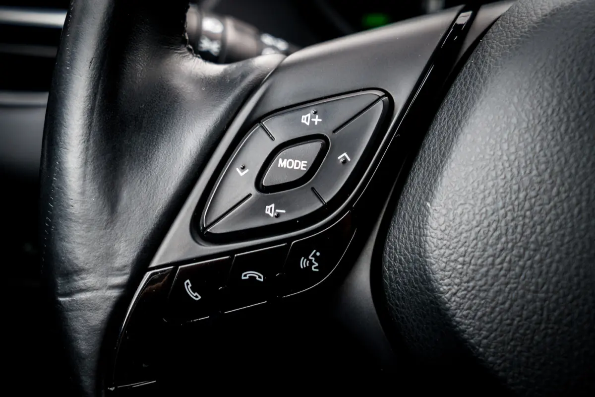 1.8 Hybrid Executive Bi-Tone | LED | JBL | Camera | Stoelverwarming | Adaptive Cruise