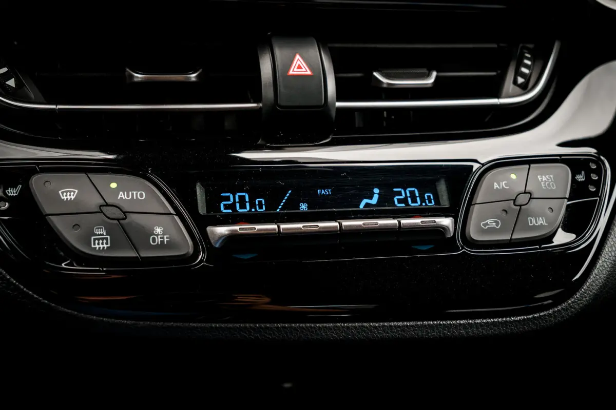 1.8 Hybrid Executive Bi-Tone | LED | JBL | Camera | Stoelverwarming | Adaptive Cruise