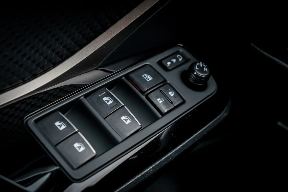 1.8 Hybrid Executive Bi-Tone | LED | JBL | Camera | Stoelverwarming | Adaptive Cruise