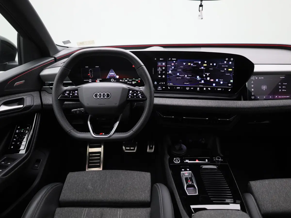 S edition 100 kWh | 360 Camera | B&O audio | S-line | Navigatie | 21 Inch Velgen | Head-up display | Stoel/stuur verwarming |