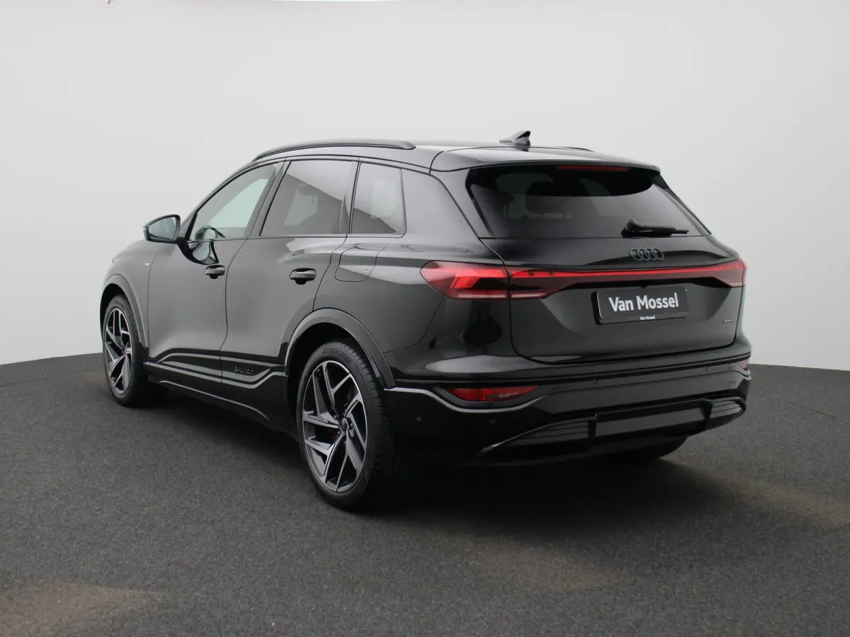 S edition 100 kWh | 360 Camera | B&O audio | S-line | Navigatie | 21 Inch Velgen | Head-up display | Stoel/stuur verwarming |