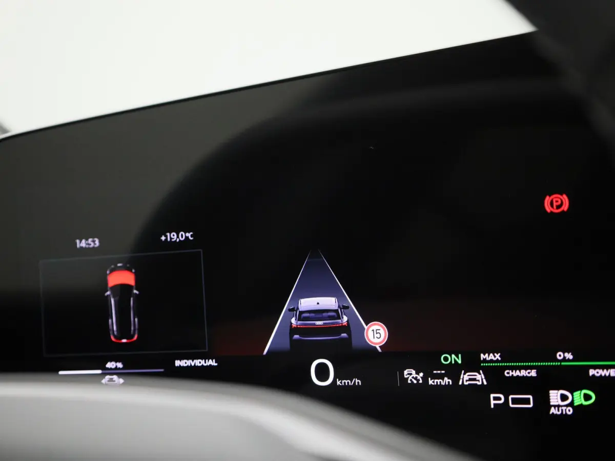 S edition 100 kWh | 360 Camera | B&O audio | S-line | Navigatie | 21 Inch Velgen | Head-up display | Stoel/stuur verwarming |
