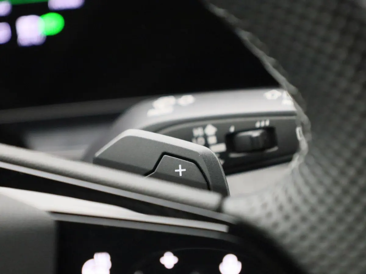 S edition 100 kWh | 360 Camera | B&O audio | S-line | Navigatie | 21 Inch Velgen | Head-up display | Stoel/stuur verwarming |