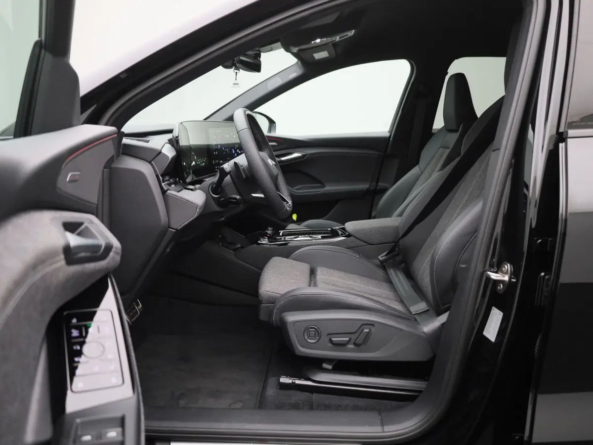 S edition 100 kWh | 360 Camera | B&O audio | S-line | Navigatie | 21 Inch Velgen | Head-up display | Stoel/stuur verwarming |