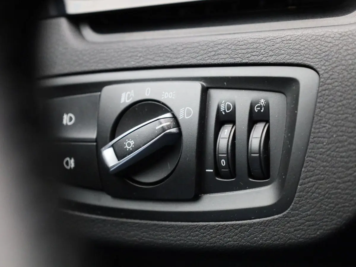 xDrive25e Executive | ACHTERUITRIJCAMERA | ELEKTRISCHE KOFFERKLEP | STOELVERWARMING | TREKHAAK | CRUISE CONTROL | HEAD-UP | NAVIGATIE | LICHTMETALEN VELGEN | LEDER |