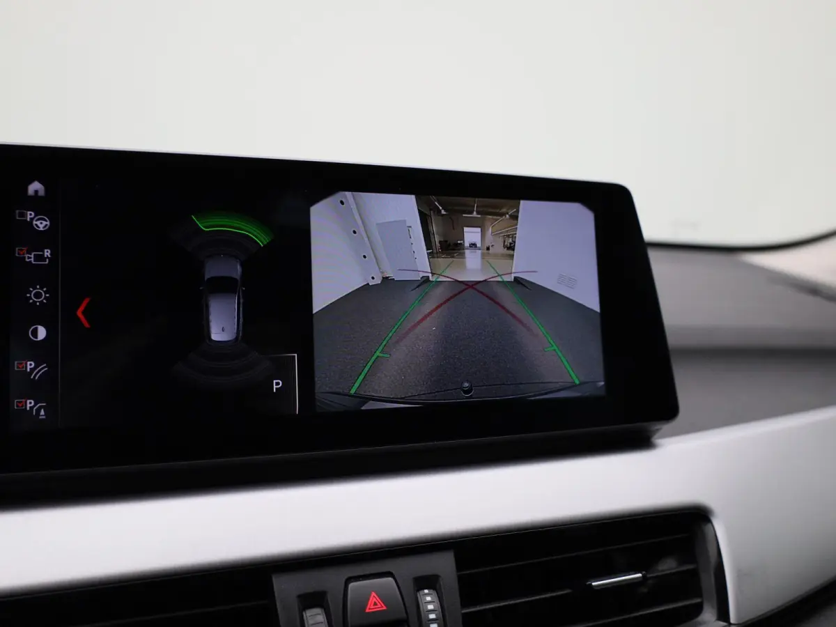 xDrive25e Executive | ACHTERUITRIJCAMERA | ELEKTRISCHE KOFFERKLEP | STOELVERWARMING | TREKHAAK | CRUISE CONTROL | HEAD-UP | NAVIGATIE | LICHTMETALEN VELGEN | LEDER |