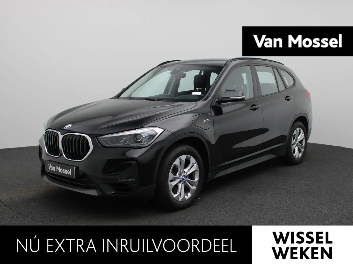 xDrive25e Executive | ACHTERUITRIJCAMERA | ELEKTRISCHE KOFFERKLEP | STOELVERWARMING | TREKHAAK | CRUISE CONTROL | HEAD-UP | NAVIGATIE | LICHTMETALEN VELGEN | LEDER |