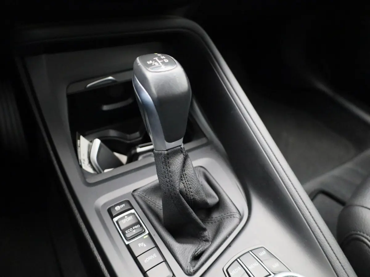 xDrive25e Executive | ACHTERUITRIJCAMERA | ELEKTRISCHE KOFFERKLEP | STOELVERWARMING | TREKHAAK | CRUISE CONTROL | HEAD-UP | NAVIGATIE | LICHTMETALEN VELGEN | LEDER |