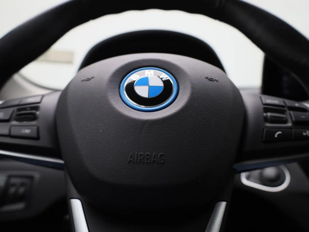 xDrive25e Executive | ACHTERUITRIJCAMERA | ELEKTRISCHE KOFFERKLEP | STOELVERWARMING | TREKHAAK | CRUISE CONTROL | HEAD-UP | NAVIGATIE | LICHTMETALEN VELGEN | LEDER |