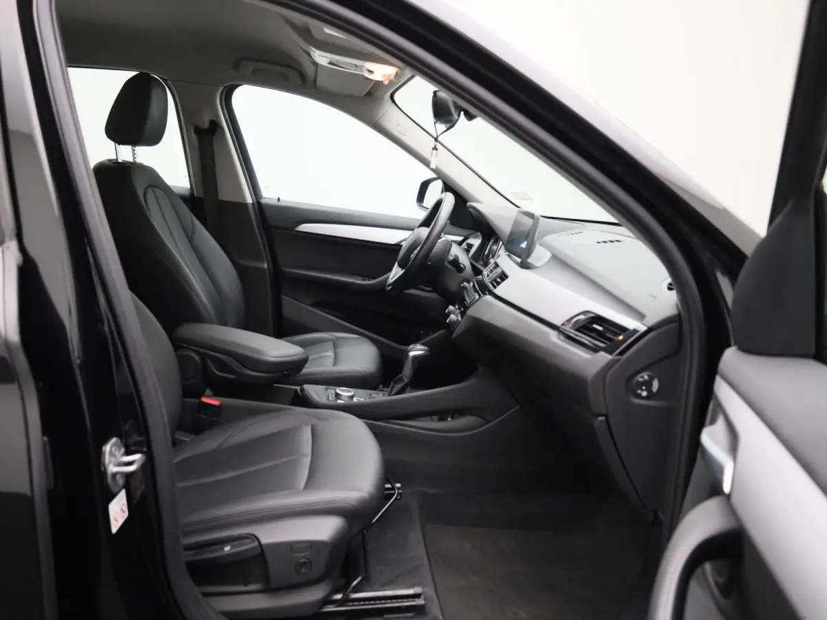 xDrive25e Executive | ACHTERUITRIJCAMERA | ELEKTRISCHE KOFFERKLEP | STOELVERWARMING | TREKHAAK | CRUISE CONTROL | HEAD-UP | NAVIGATIE | LICHTMETALEN VELGEN | LEDER |