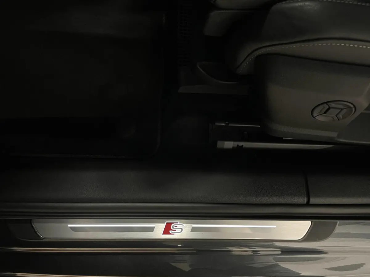 35 TFSI S-Line Black Edition/ Cam/ Leder/ 19''LMV/ CarPlay