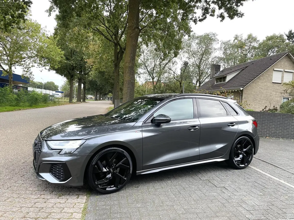 35 TFSI S-Line Black Edition/ Cam/ Leder/ 19''LMV/ CarPlay