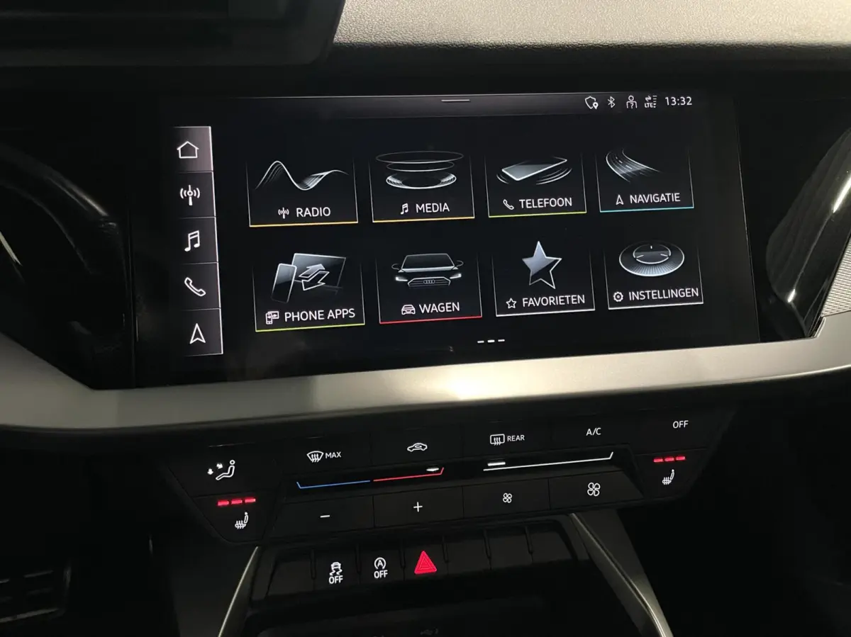 35 TFSI S-Line Black Edition/ Cam/ Leder/ 19''LMV/ CarPlay
