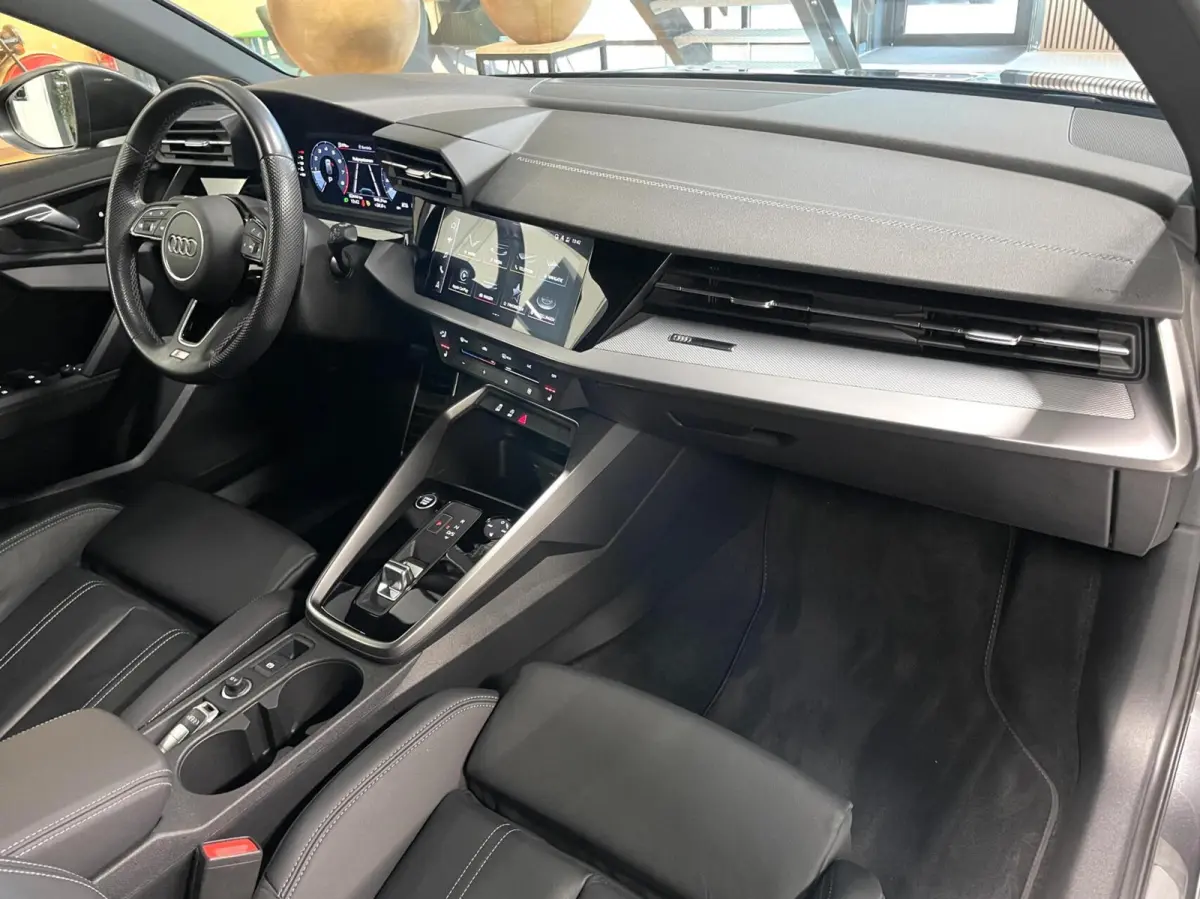 35 TFSI S-Line Black Edition/ Cam/ Leder/ 19''LMV/ CarPlay
