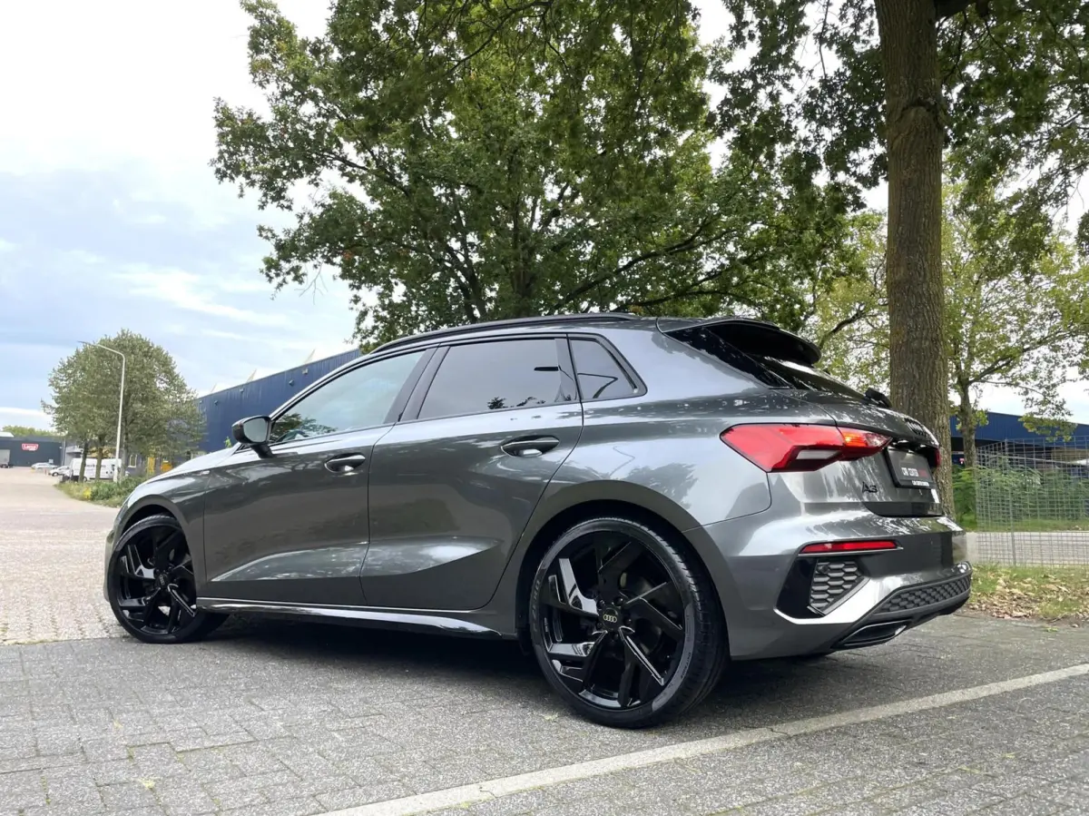 35 TFSI S-Line Black Edition/ Cam/ Leder/ 19''LMV/ CarPlay