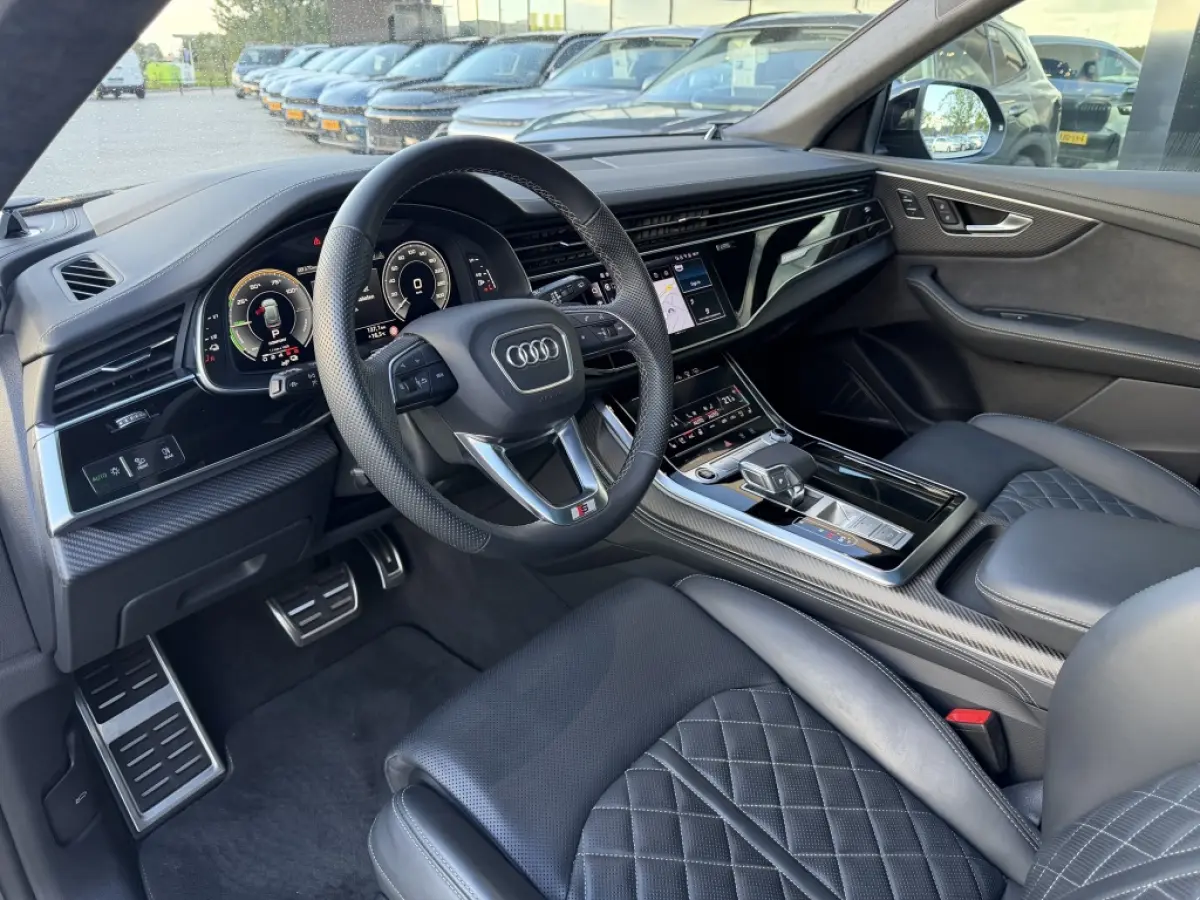Audi 60 TFSI e | Quattro | B&O A Audi Q8 60 TFSI e | Quattro | B&O Advanced | Pano | Full | Massage |