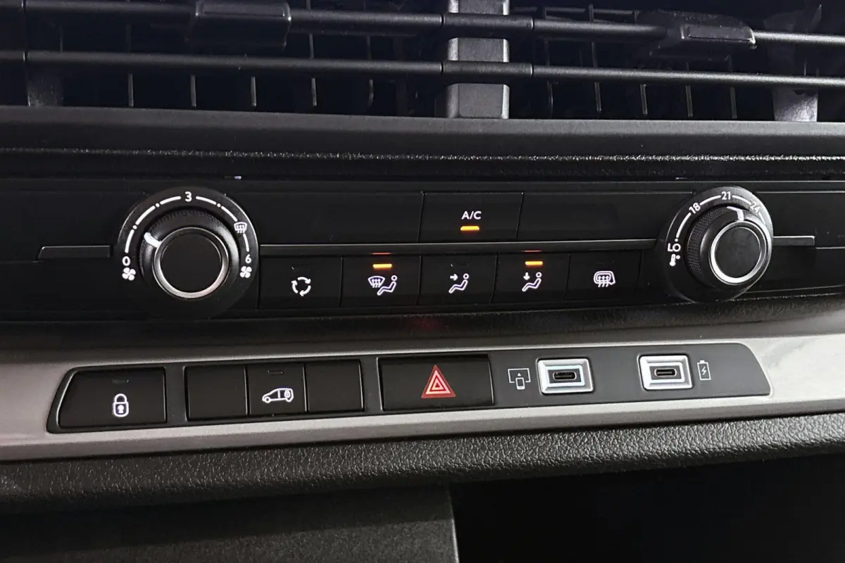 2.0 Diesel 145 L3 Facelift Camera Apple CarPlay Tweezitsbank PDC