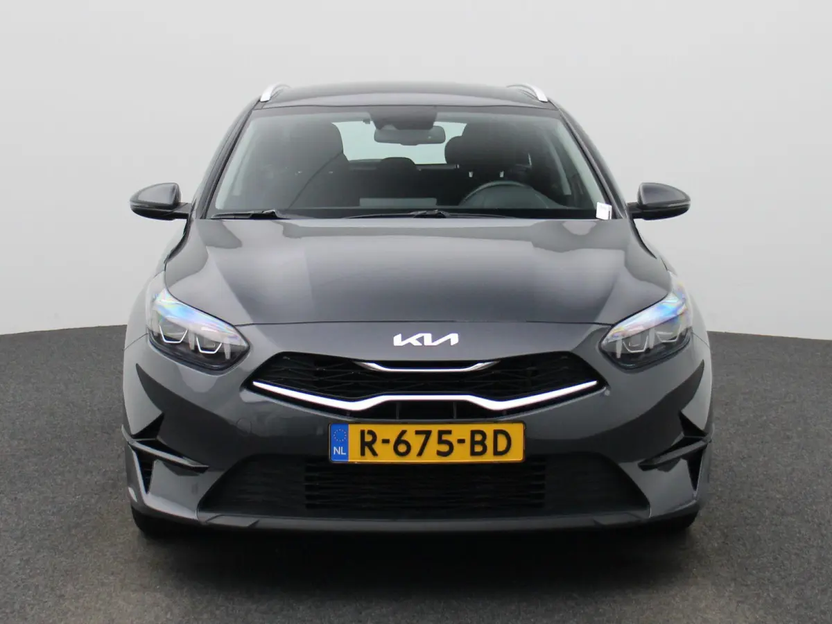 1.0 T-GDi DynamicLine | ACHTERUITRIJCAMERA | APPLE CARPLAY - ANDROID AUTO | CLIMATE CONTROL | CRUISE CONTROL | LANE ASSIST |