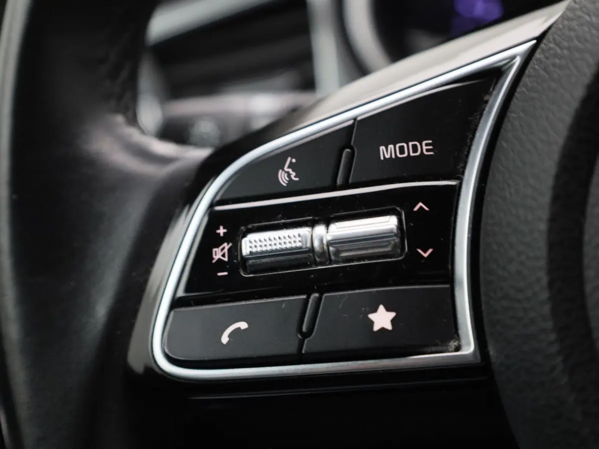 1.0 T-GDi DynamicLine | ACHTERUITRIJCAMERA | APPLE CARPLAY - ANDROID AUTO | CLIMATE CONTROL | CRUISE CONTROL | LANE ASSIST |