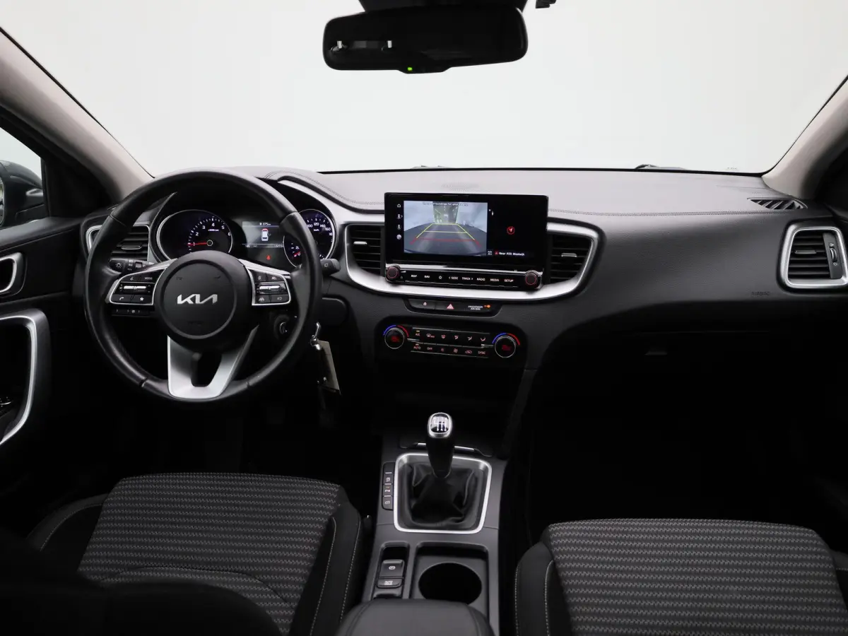 1.0 T-GDi DynamicLine | ACHTERUITRIJCAMERA | APPLE CARPLAY - ANDROID AUTO | CLIMATE CONTROL | CRUISE CONTROL | LANE ASSIST |