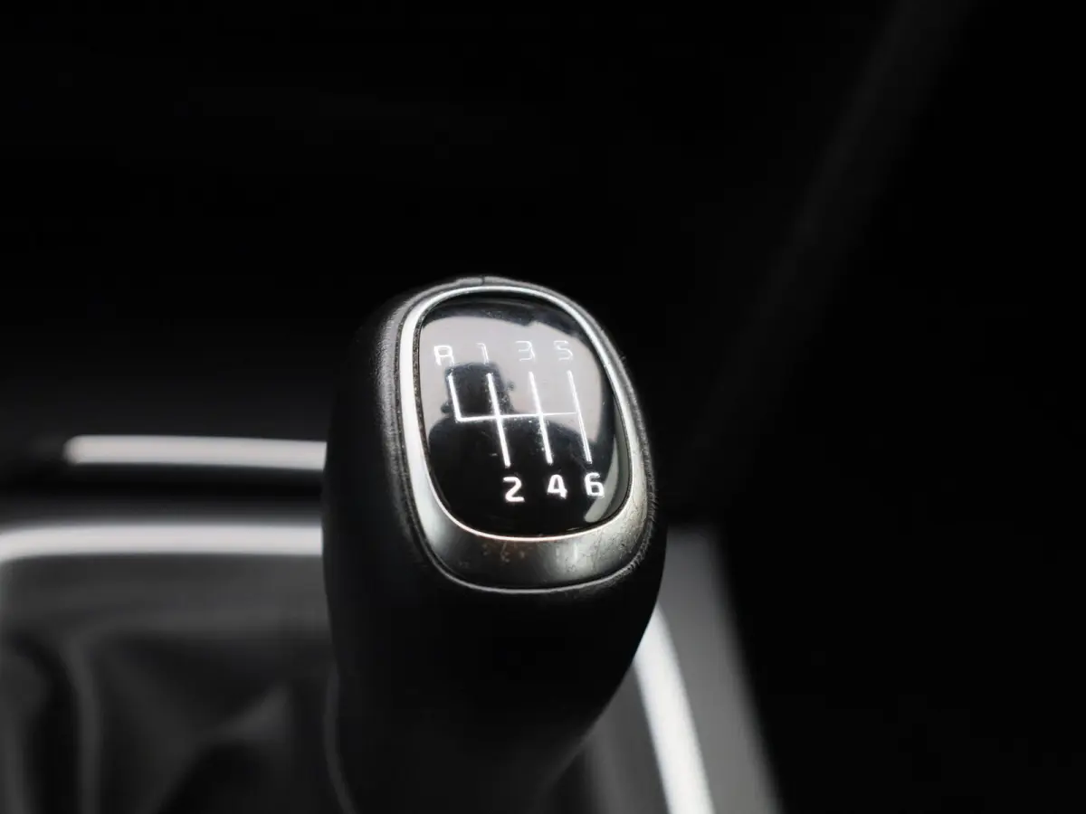 1.0 T-GDi DynamicLine | ACHTERUITRIJCAMERA | APPLE CARPLAY - ANDROID AUTO | CLIMATE CONTROL | CRUISE CONTROL | LANE ASSIST |