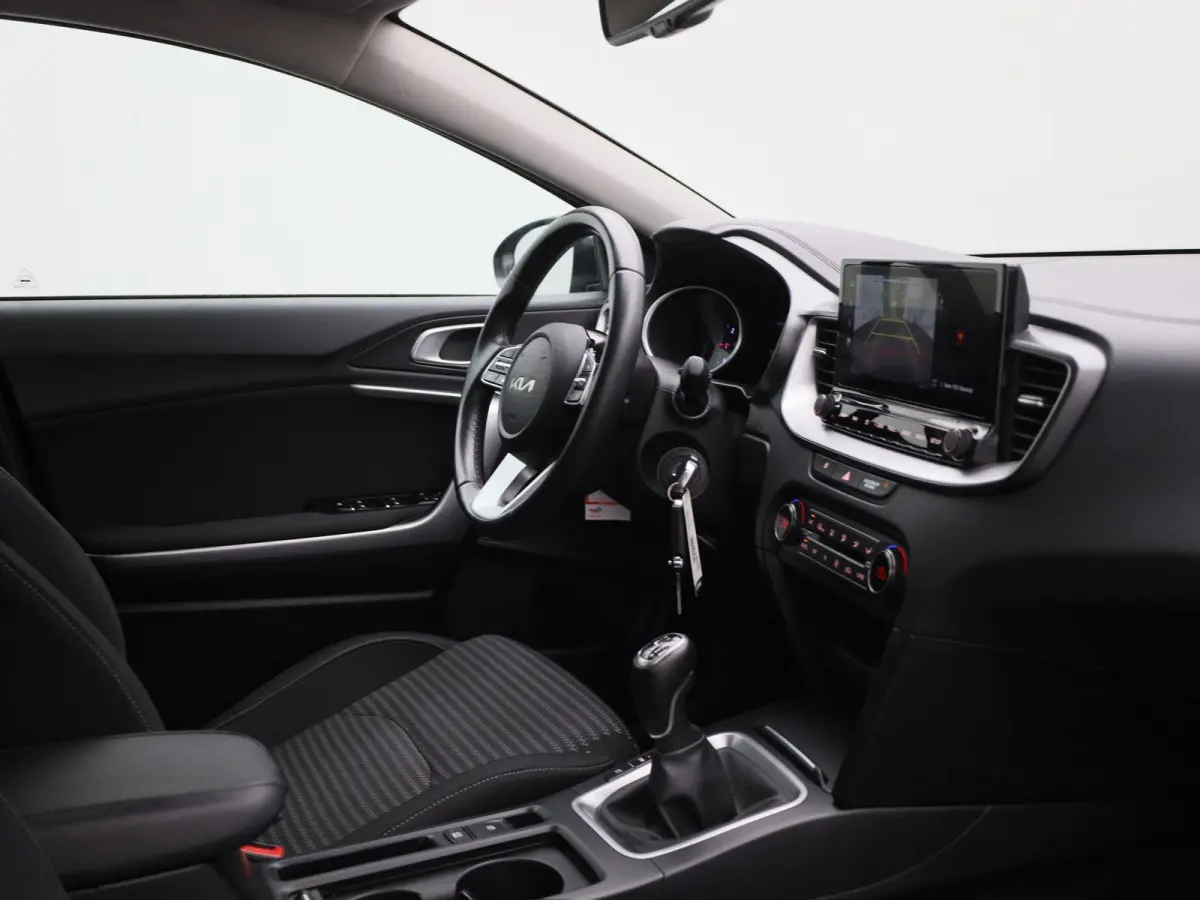 1.0 T-GDi DynamicLine | ACHTERUITRIJCAMERA | APPLE CARPLAY - ANDROID AUTO | CLIMATE CONTROL | CRUISE CONTROL | LANE ASSIST |