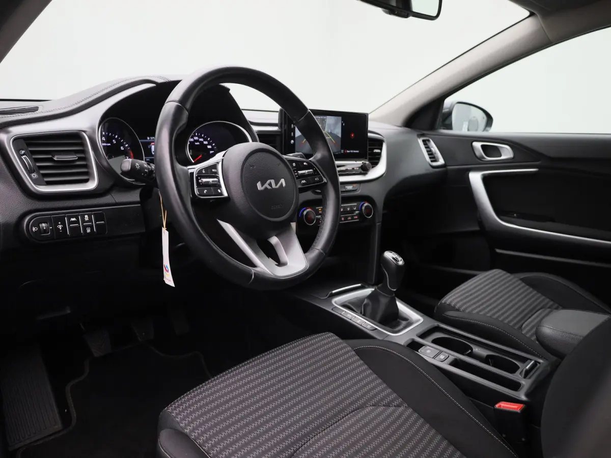 1.0 T-GDi DynamicLine | ACHTERUITRIJCAMERA | APPLE CARPLAY - ANDROID AUTO | CLIMATE CONTROL | CRUISE CONTROL | LANE ASSIST |