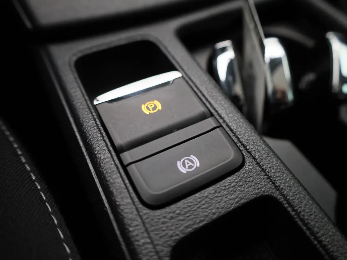 1.0 e-TSI Business Edition Plus | PANORAMADAK | APPLE CARPLAY - ANDROID AUTO | ELEKTRISCHE KOFFERKLEP | PARKEERSENSOREN | ADAPTIVE CRUISE CONTROL | CLIMATE CONTROL |
