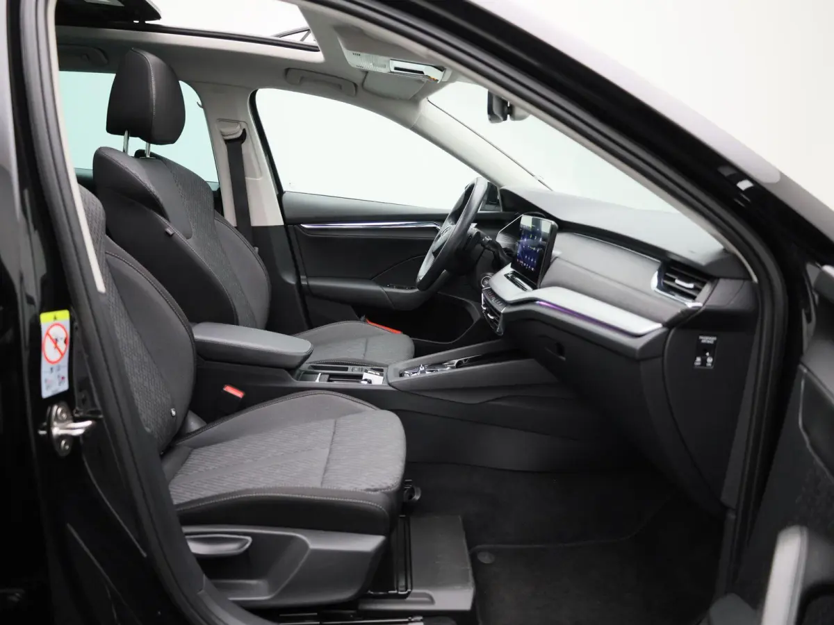 1.0 e-TSI Business Edition Plus | PANORAMADAK | APPLE CARPLAY - ANDROID AUTO | ELEKTRISCHE KOFFERKLEP | PARKEERSENSOREN | ADAPTIVE CRUISE CONTROL | CLIMATE CONTROL |