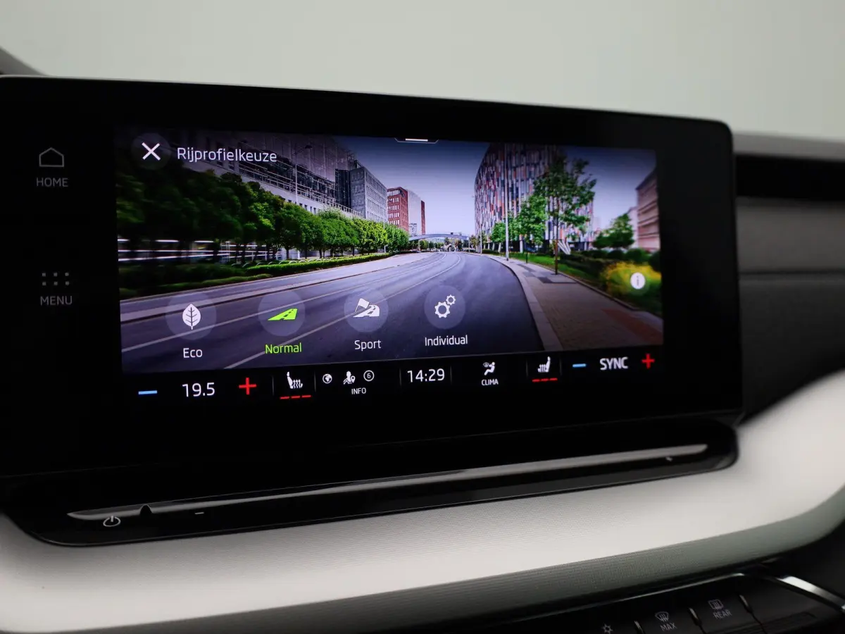 1.0 e-TSI Business Edition Plus | PANORAMADAK | APPLE CARPLAY - ANDROID AUTO | ELEKTRISCHE KOFFERKLEP | PARKEERSENSOREN | ADAPTIVE CRUISE CONTROL | CLIMATE CONTROL |