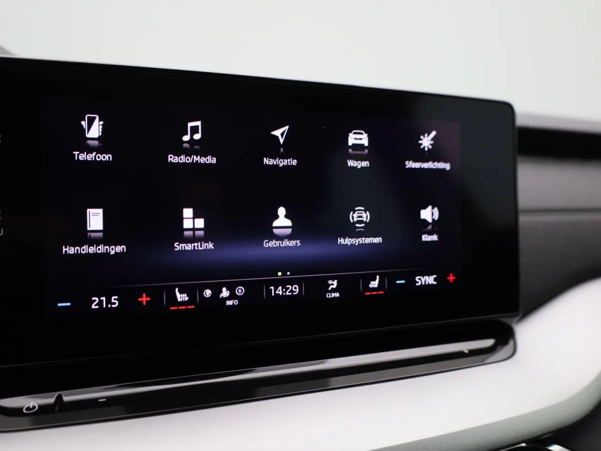 1.0 e-TSI Business Edition Plus | PANORAMADAK | APPLE CARPLAY - ANDROID AUTO | ELEKTRISCHE KOFFERKLEP | PARKEERSENSOREN | ADAPTIVE CRUISE CONTROL | CLIMATE CONTROL |