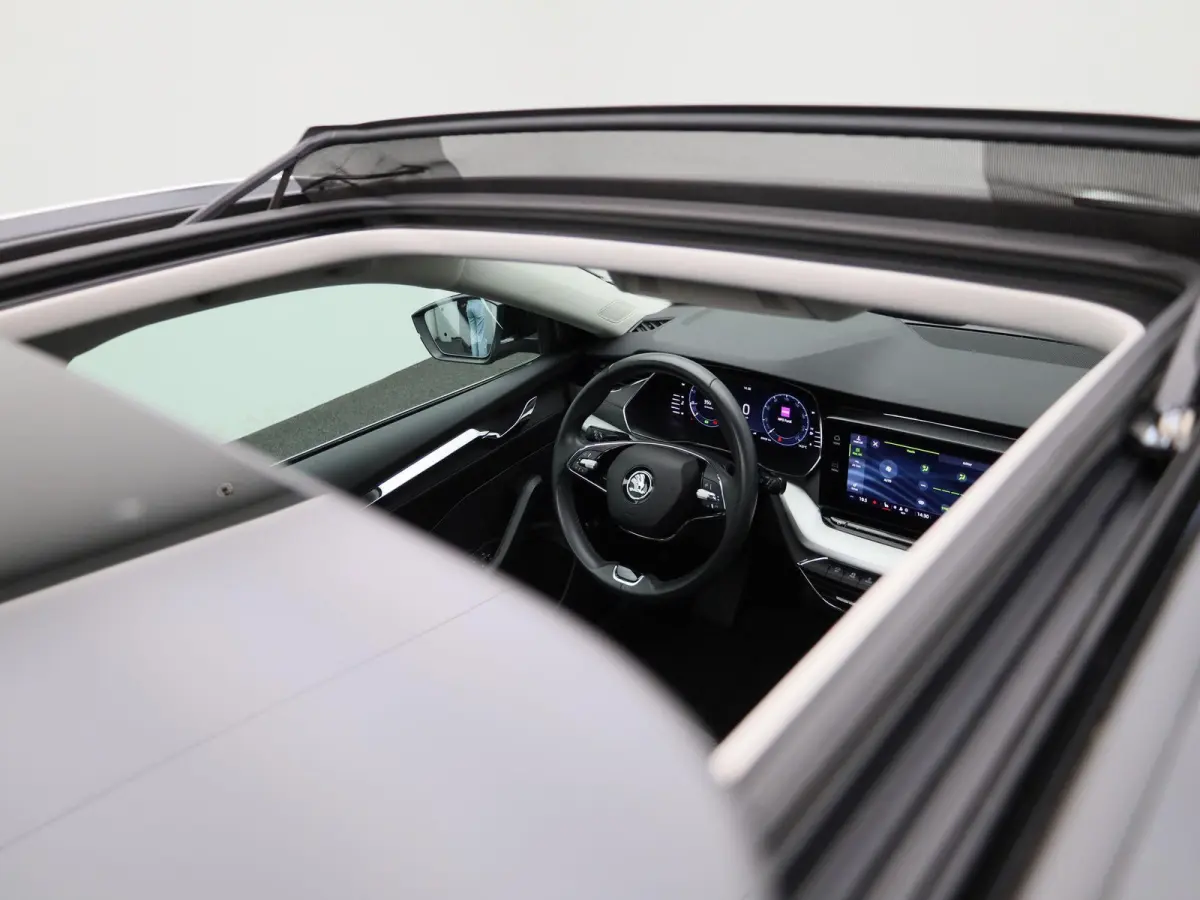 1.0 e-TSI Business Edition Plus | PANORAMADAK | APPLE CARPLAY - ANDROID AUTO | ELEKTRISCHE KOFFERKLEP | PARKEERSENSOREN | ADAPTIVE CRUISE CONTROL | CLIMATE CONTROL |