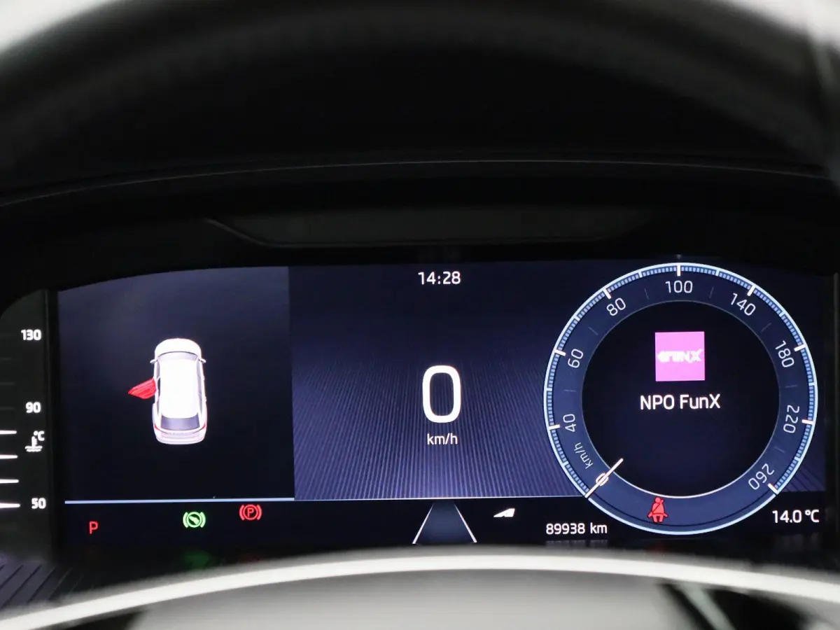 1.0 e-TSI Business Edition Plus | PANORAMADAK | APPLE CARPLAY - ANDROID AUTO | ELEKTRISCHE KOFFERKLEP | PARKEERSENSOREN | ADAPTIVE CRUISE CONTROL | CLIMATE CONTROL |