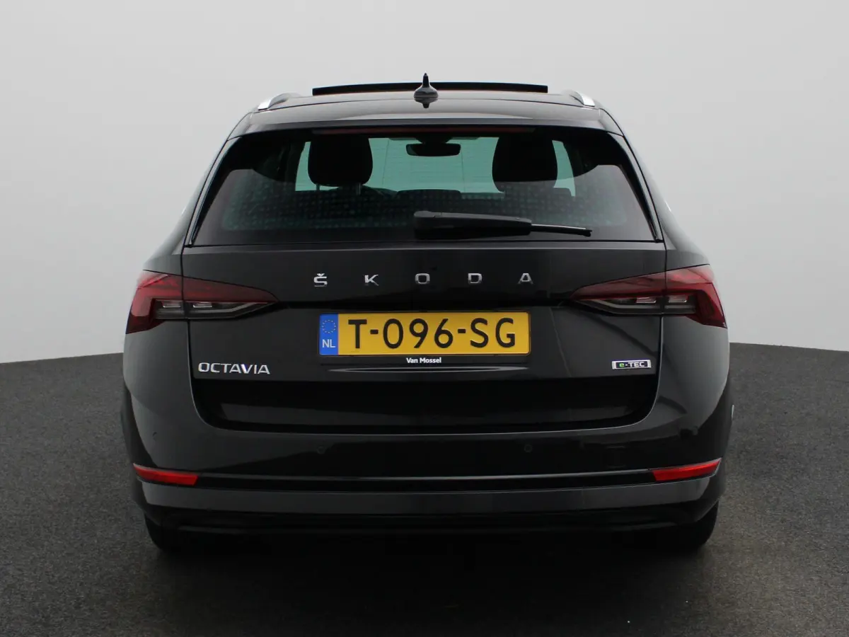 1.0 e-TSI Business Edition Plus | PANORAMADAK | APPLE CARPLAY - ANDROID AUTO | ELEKTRISCHE KOFFERKLEP | PARKEERSENSOREN | ADAPTIVE CRUISE CONTROL | CLIMATE CONTROL |