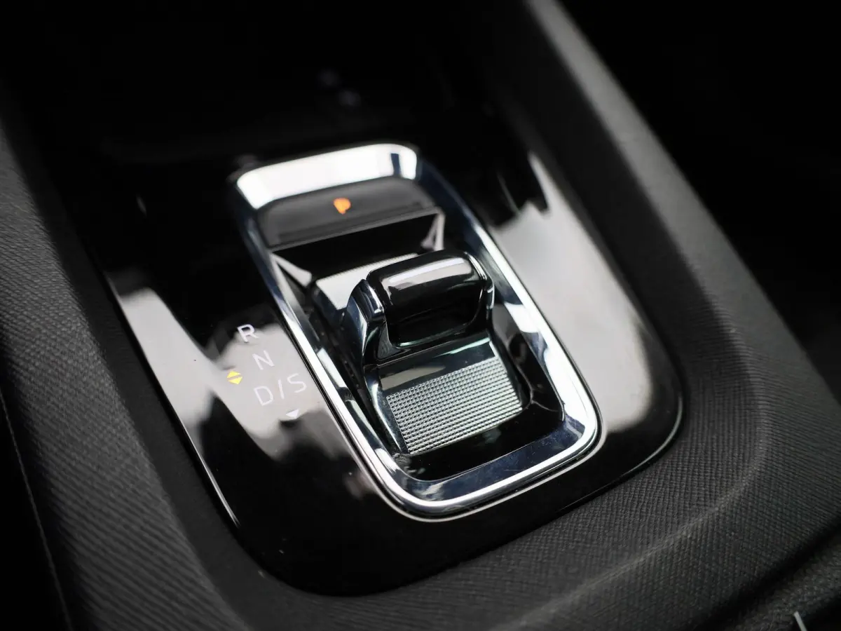 1.0 e-TSI Business Edition Plus | PANORAMADAK | APPLE CARPLAY - ANDROID AUTO | ELEKTRISCHE KOFFERKLEP | PARKEERSENSOREN | ADAPTIVE CRUISE CONTROL | CLIMATE CONTROL |