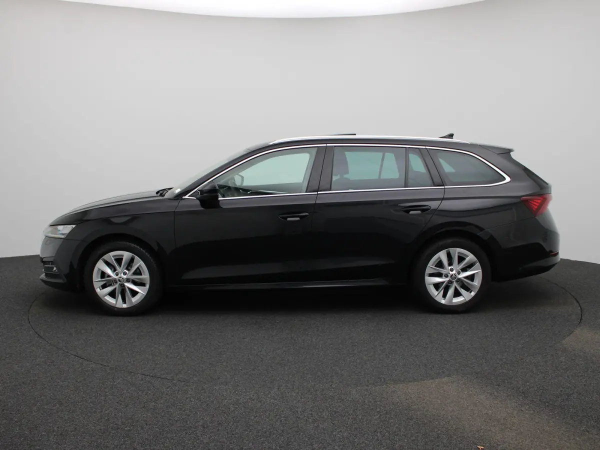 1.0 e-TSI Business Edition Plus | PANORAMADAK | APPLE CARPLAY - ANDROID AUTO | ELEKTRISCHE KOFFERKLEP | PARKEERSENSOREN | ADAPTIVE CRUISE CONTROL | CLIMATE CONTROL |