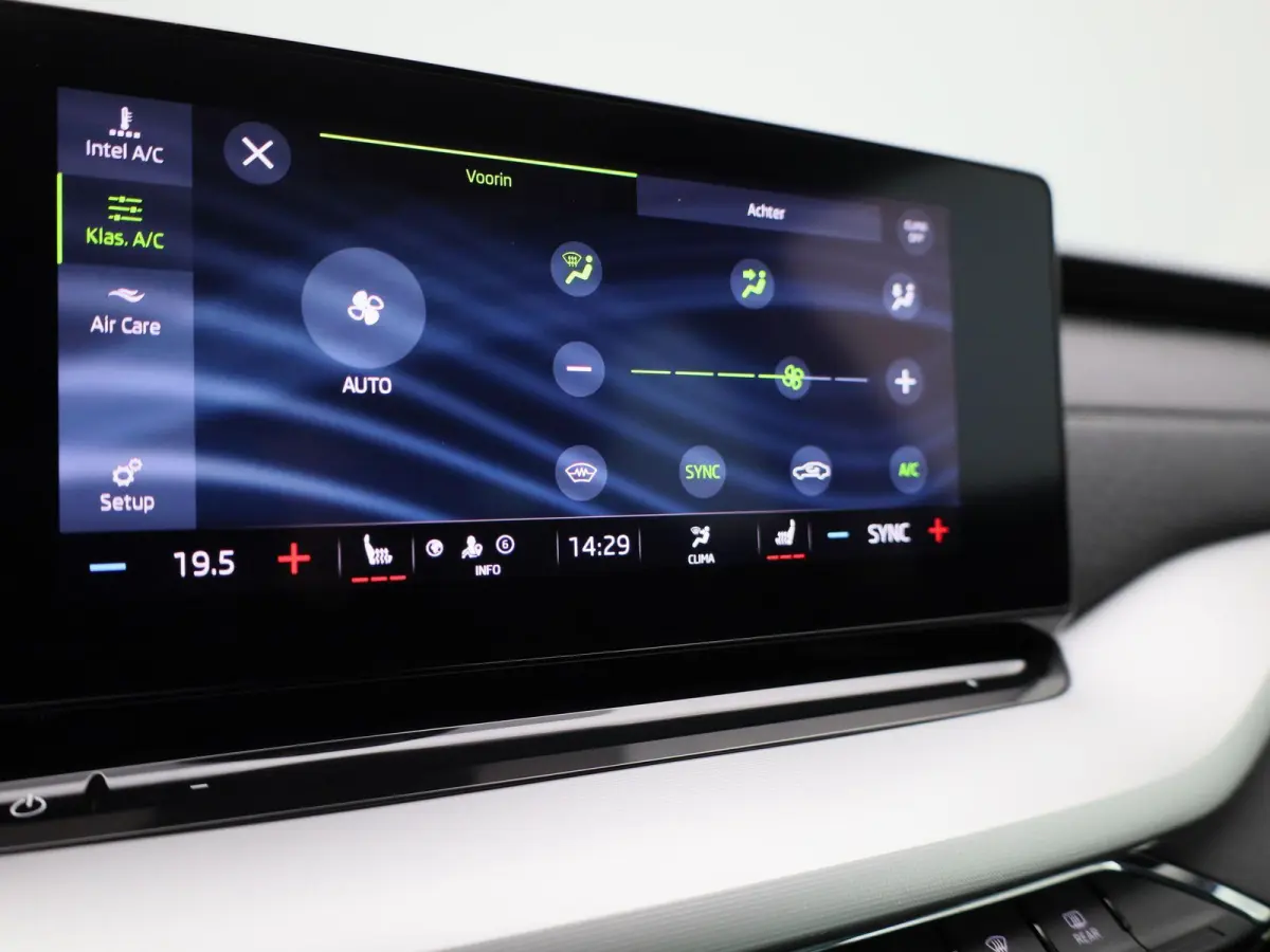 1.0 e-TSI Business Edition Plus | PANORAMADAK | APPLE CARPLAY - ANDROID AUTO | ELEKTRISCHE KOFFERKLEP | PARKEERSENSOREN | ADAPTIVE CRUISE CONTROL | CLIMATE CONTROL |