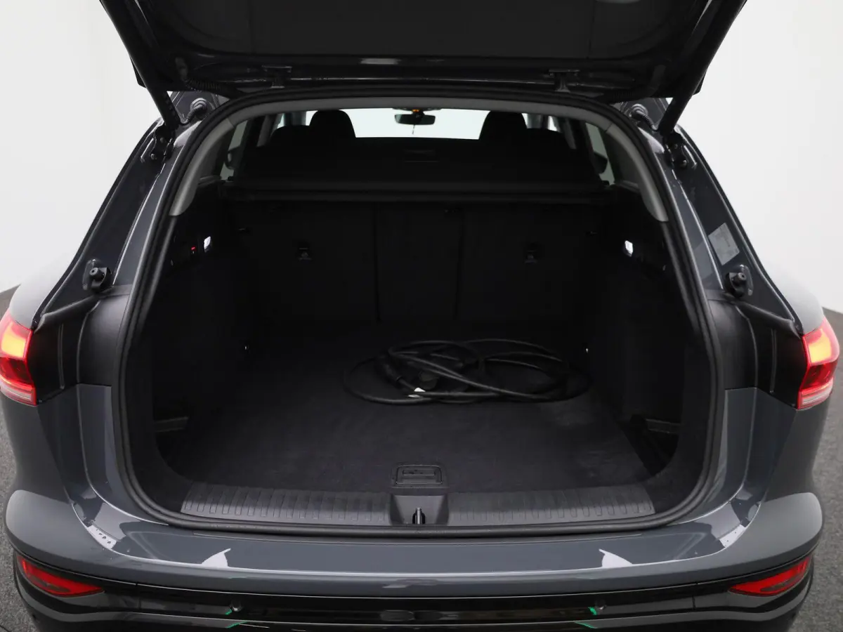 edition 83 kWh 252 PK | Elektrische Stoelen | Trekhaak | 360 graden camera | Stoelverwarming | Stuurverwarming | Lane Assist | Dodenhoekdetectie |