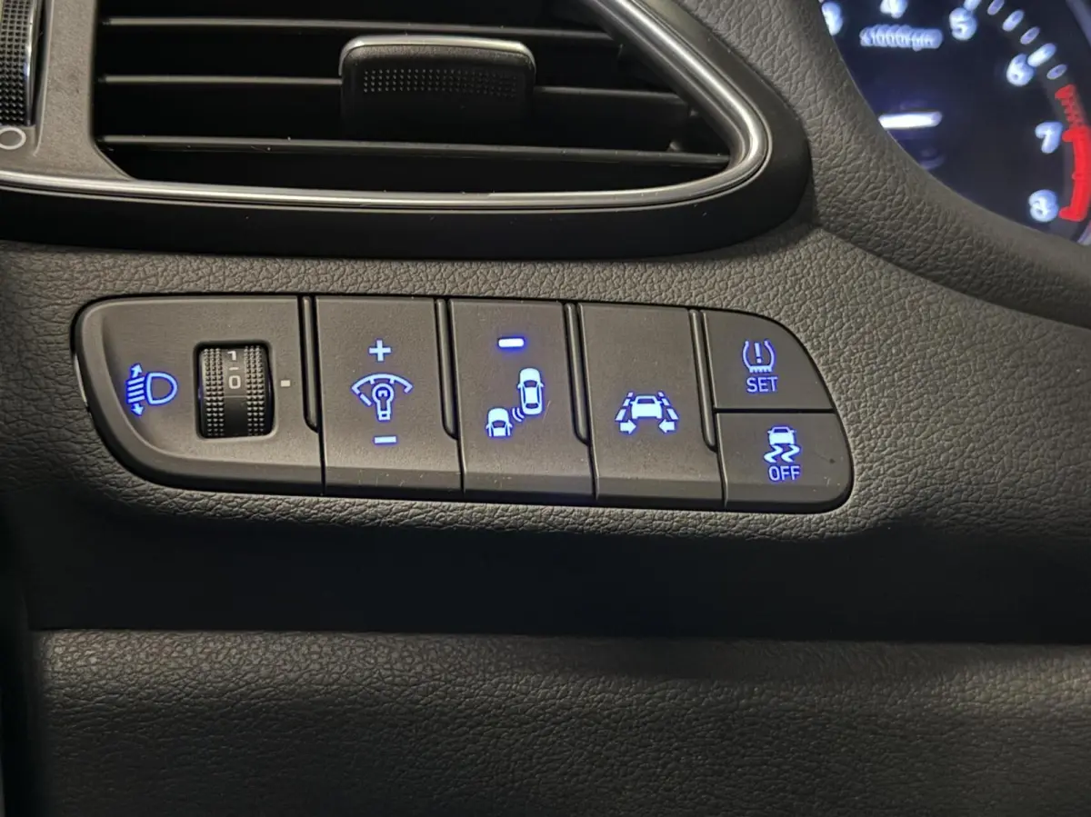 1.0 T-GDI Premium | Parkeersensoren | Camera | Stoel en stuurverwarming | Dodehoekdetectie | Cruise | Apple Carplay | Dealer onderhouden
