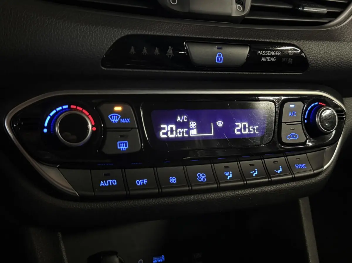 1.0 T-GDI Premium | Parkeersensoren | Camera | Stoel en stuurverwarming | Dodehoekdetectie | Cruise | Apple Carplay | Dealer onderhouden